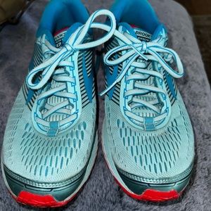 Brooks Ghost running shoes size 10 great condition, no box, tons of life left